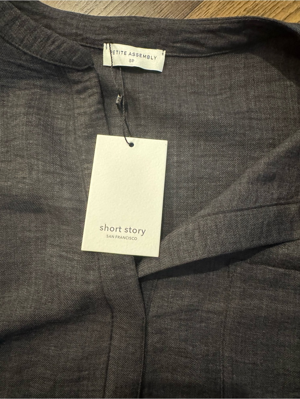 Short-Sleeve Black Relaxed Linen-Blend Blouse with Chest Pocket - Picture 2 of 2
